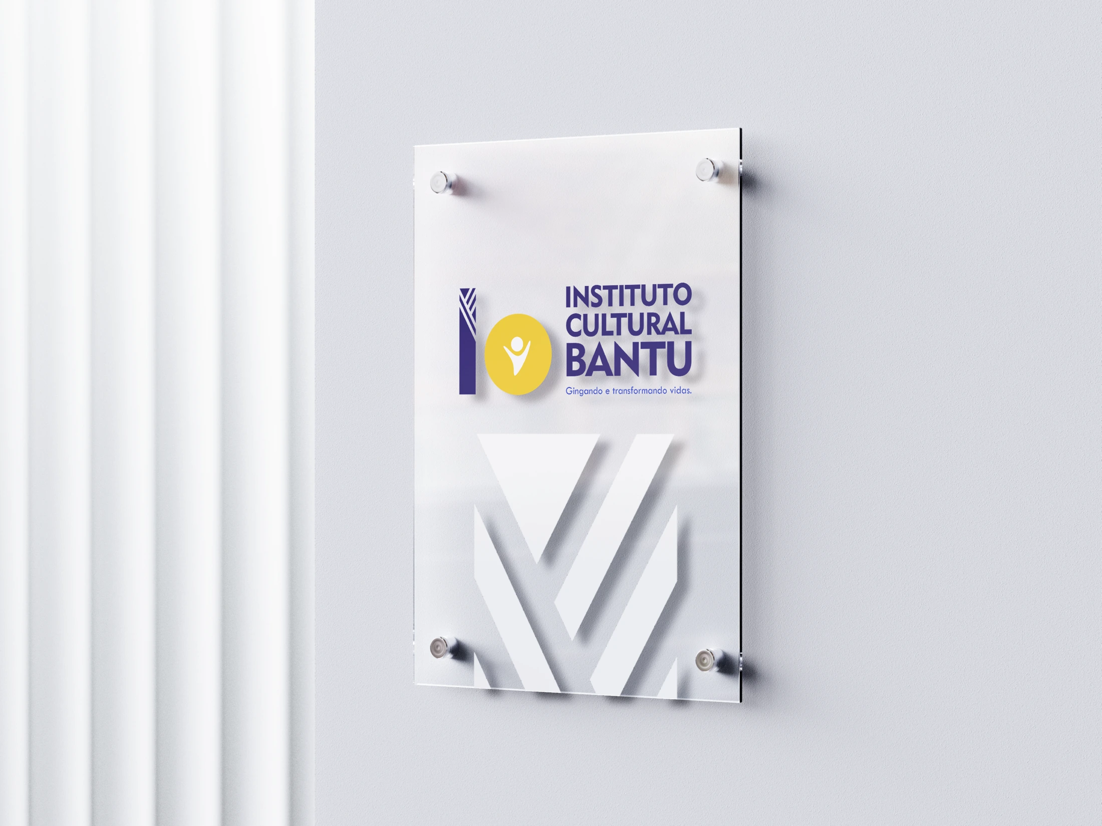 INSTITUTO BANTU — Placa de identificação